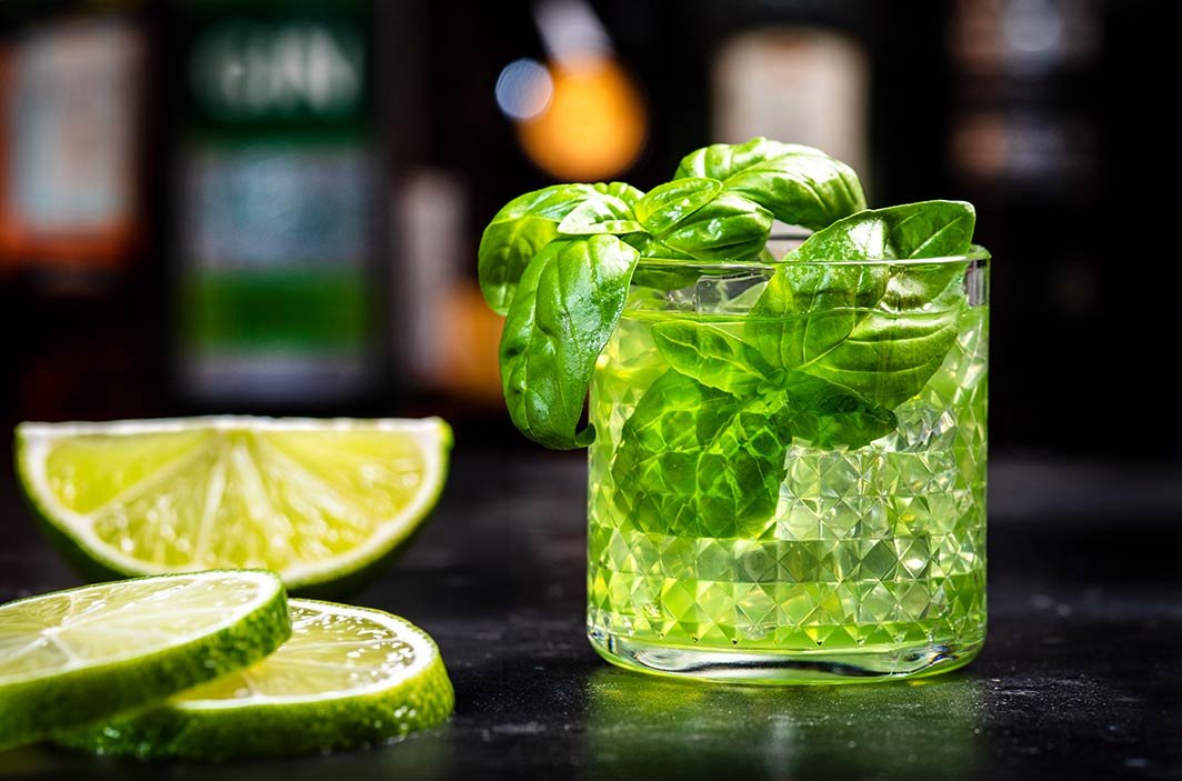 Green-Gin-Tonic-Basilic-&-Chlorophylle